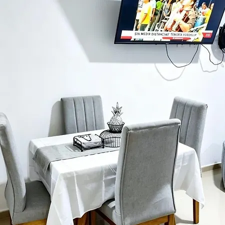 Apartamento 402 *