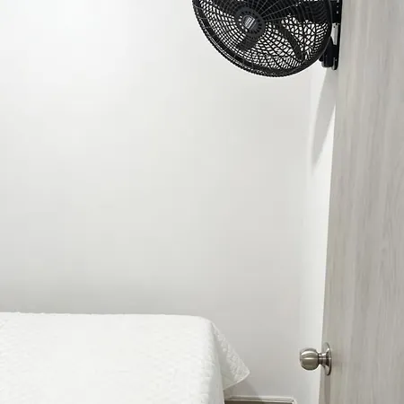 Apartamento 402 *