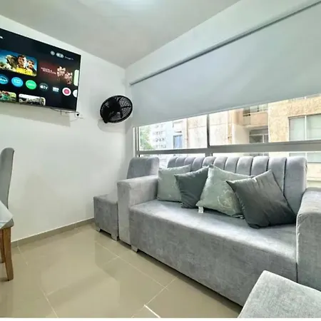 Apartamento 402 *